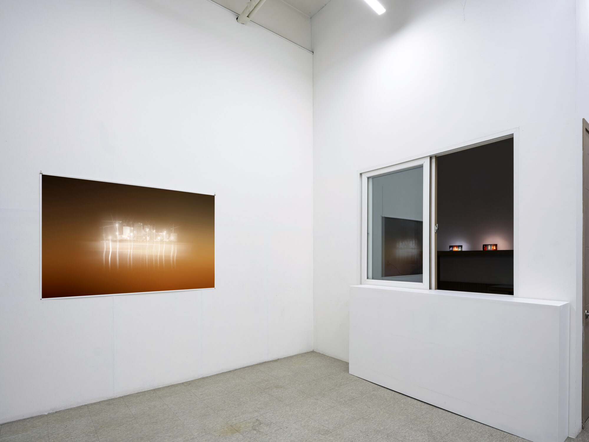 ue d'ensemble des œuvres de Thierry du Bois installées dans la salle d'exposition du MMCA Seoul, Corée du Sud, durant sa résidence du Conseil des arts et des lettres du Québec.